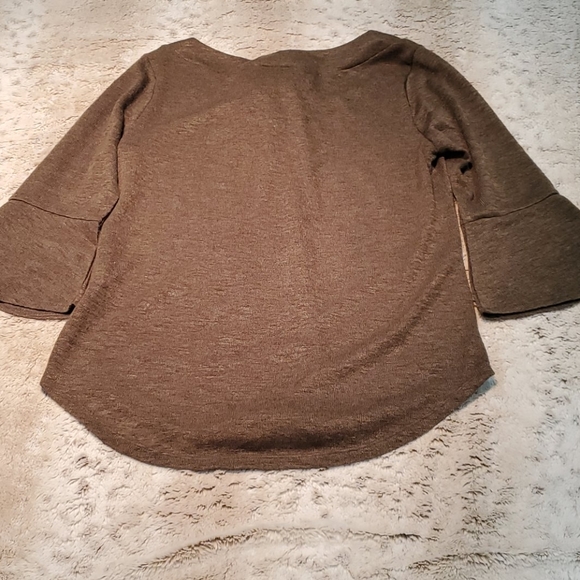 NY&C Soft Relaxed Olive Green Tie VNeck Bell Half Sleeve Knit Top Size Small - Picture 5 of 5